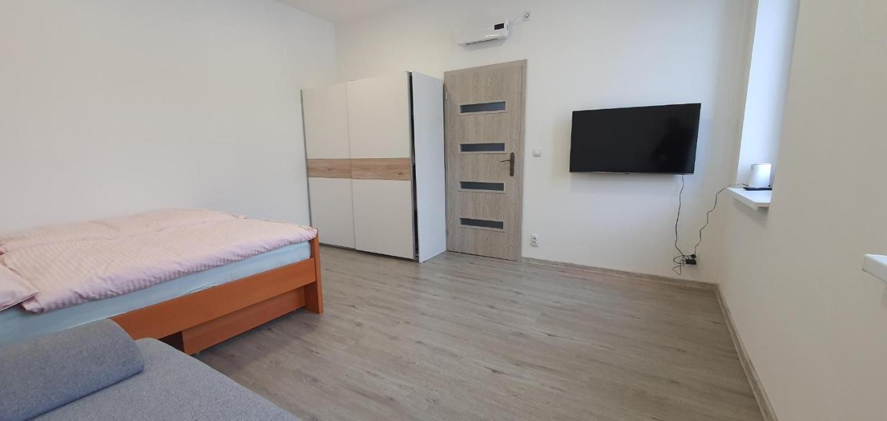 Apartment 35M2 การ์โลวีวารี ภายนอก รูปภาพ