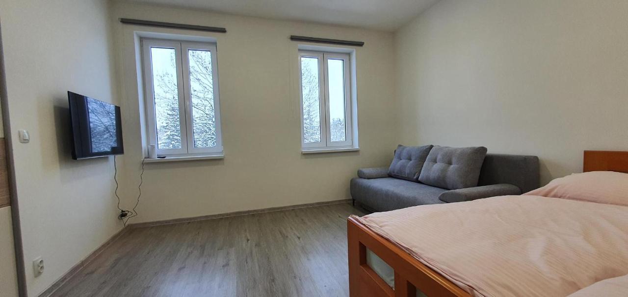 Apartment 35M2 การ์โลวีวารี ภายนอก รูปภาพ